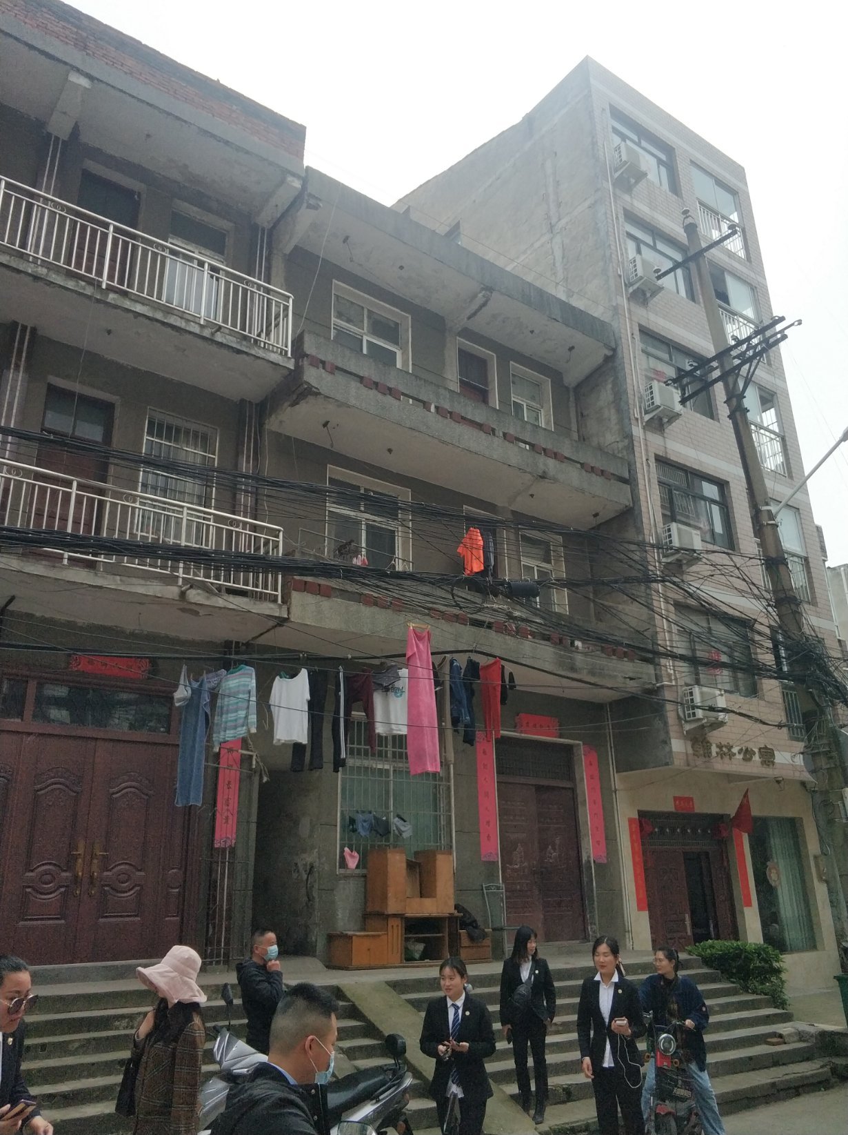 新生街小学东区校门口私房 自住出租 生活方便