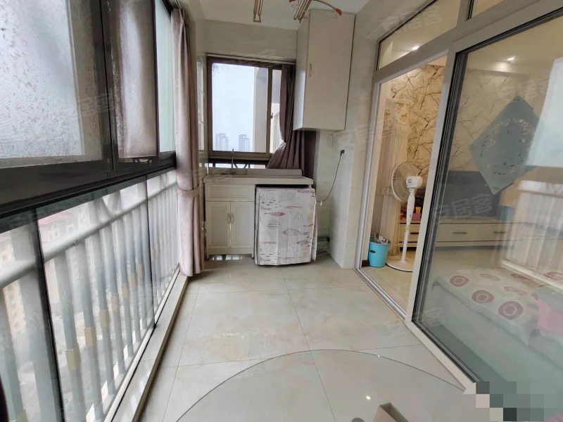 城南，新街电梯花园洋房，精装三房两卫，一梯两户车，采光好，证满二