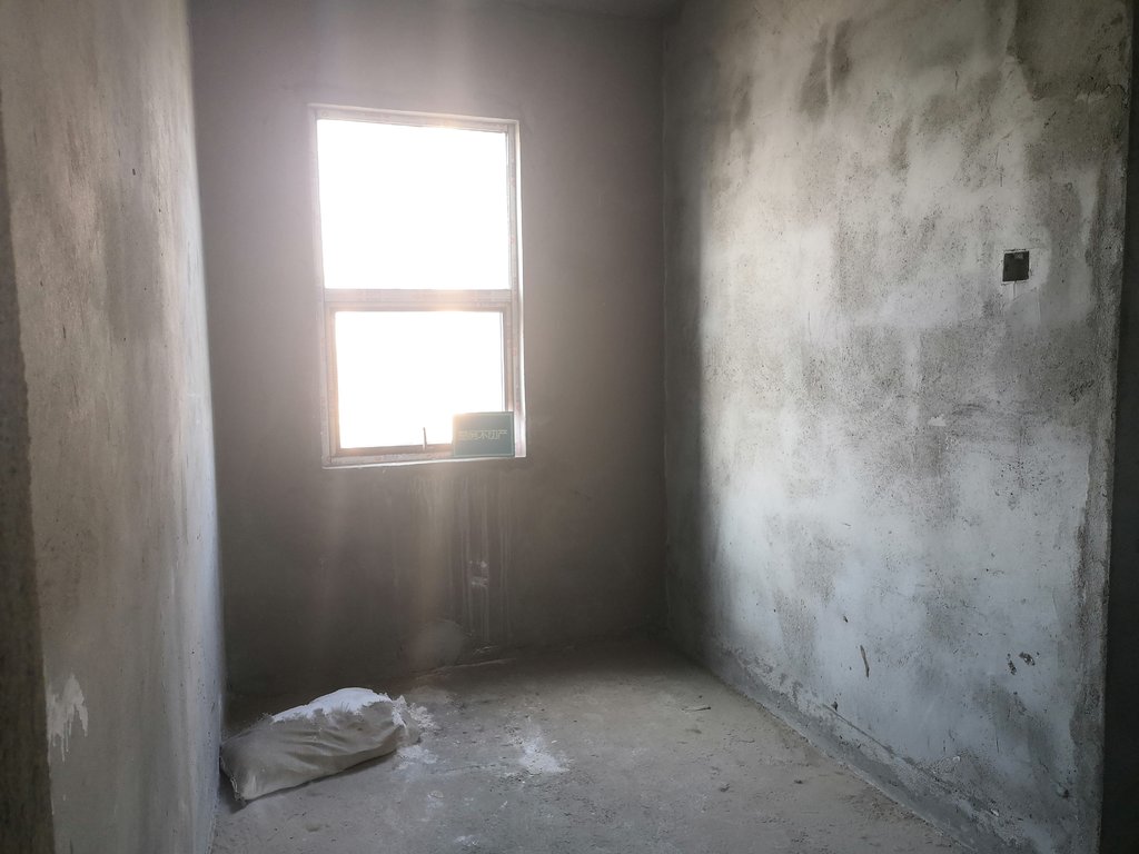 城东绿洲新城电梯毛坯大三房多功能户型证满二