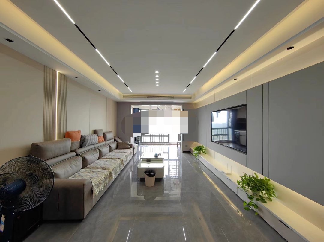 城南， 精装三房两卫， 好楼层，单价6000 家电家具全送