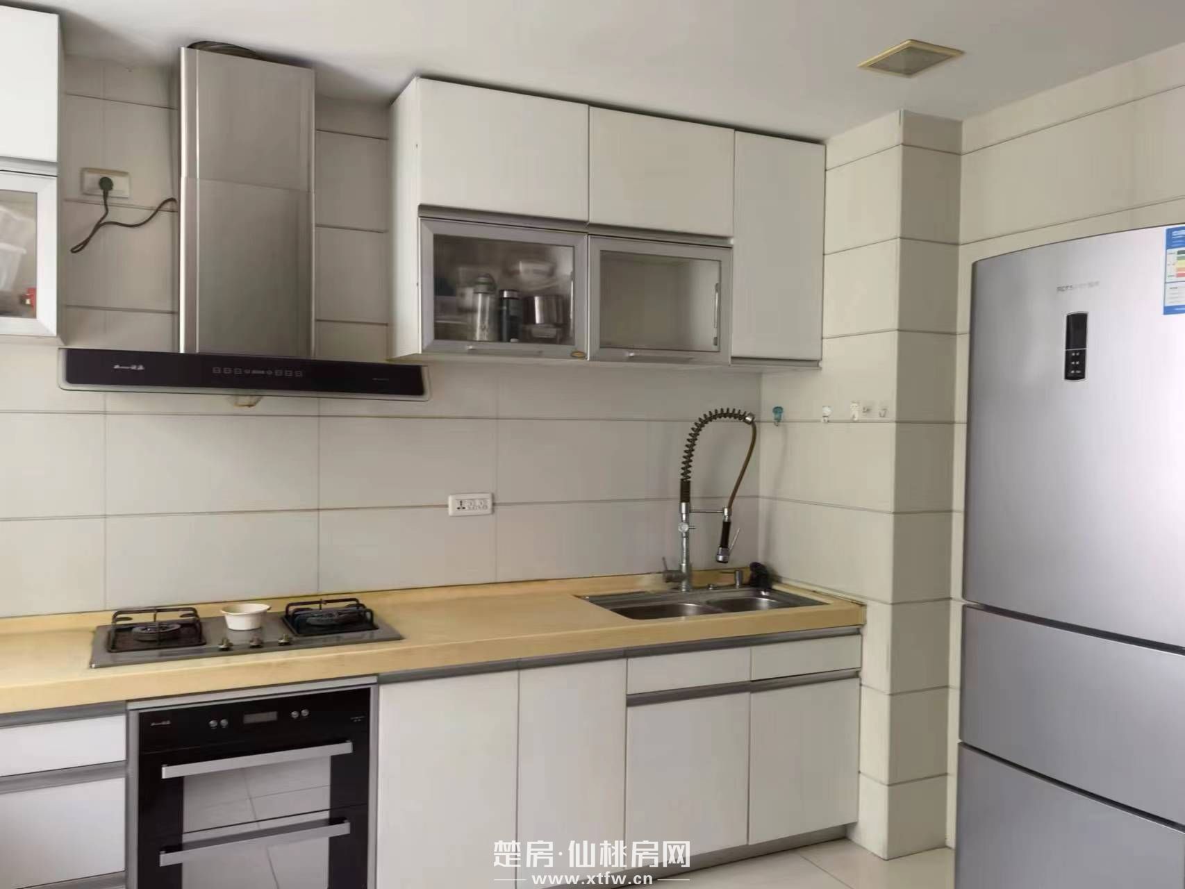 房东自卖德政金园194平4室2厅3卫步梯三楼（无地下室）