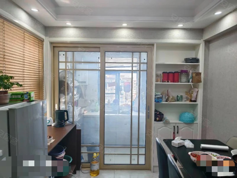 捡漏，城南，新城壹号新衔，精装三房两卫，东边户，9成新精装，