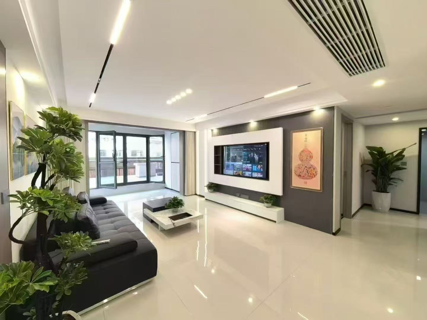 降价了，满庭春，新装精装3房，边户，带入户‬花园！带2个大‬露台80平，满二，单价五千多