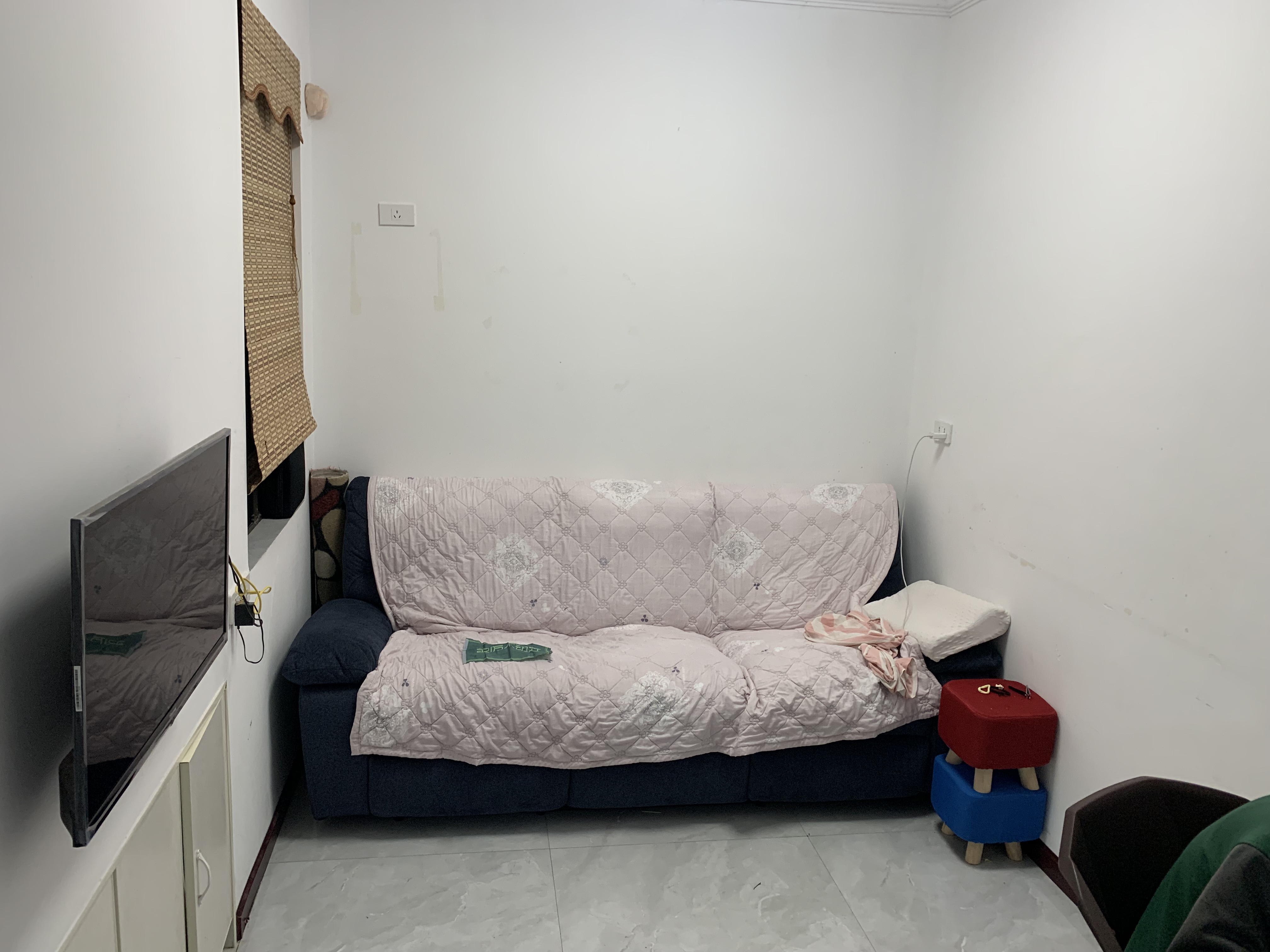 荣怀及第世家 精装两房 三开朝南主卧带阳台 可拎包入住 房东置换诚心卖 看房方便