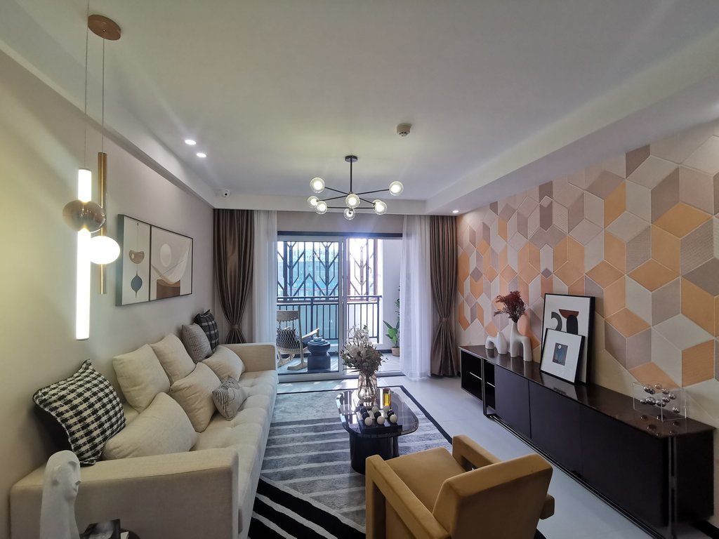 森林国际城大品牌房企    手复 2 万起   公摊绿化环境优美欢迎看房