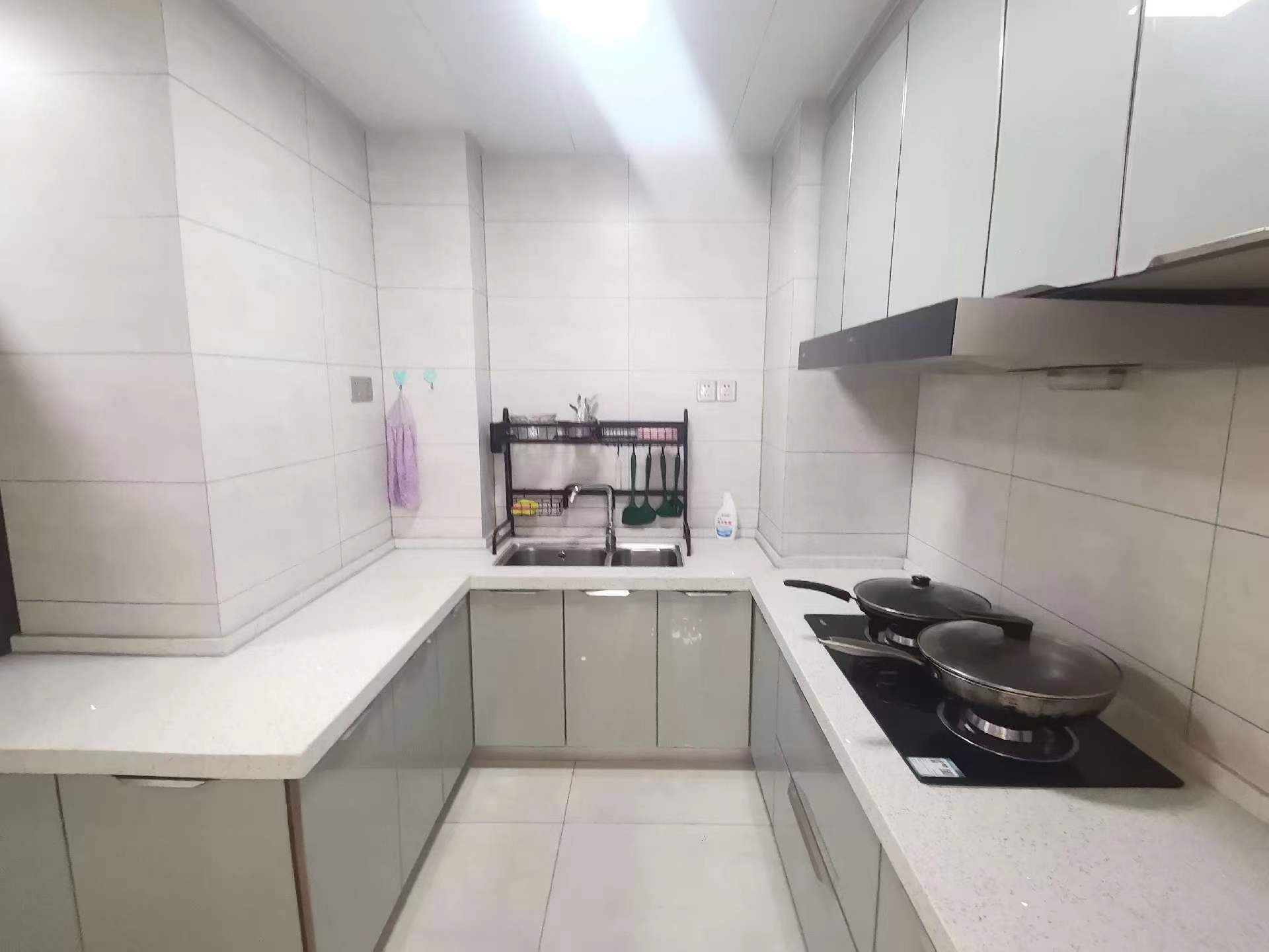 森林国际.精装三房.看房方便