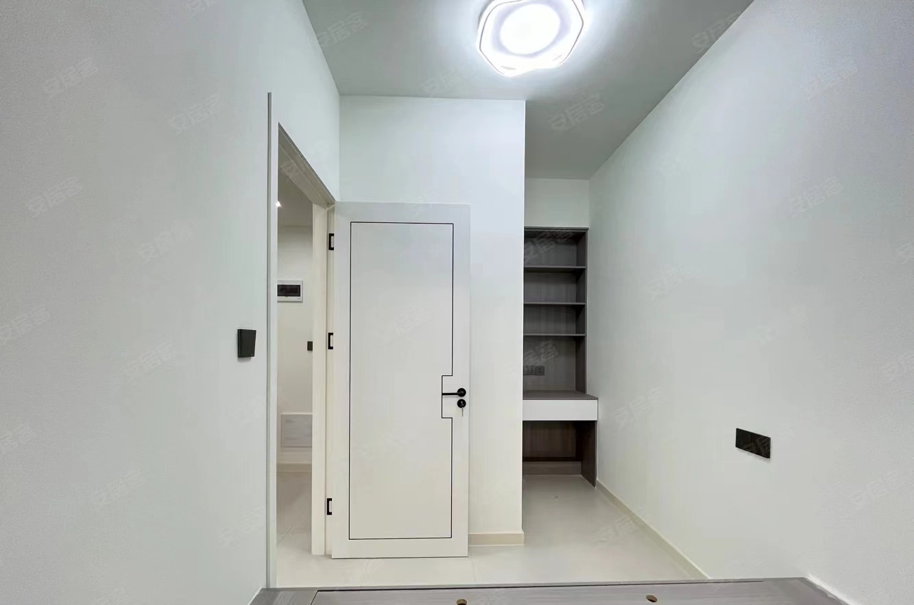 满庭春对面，队口仙桃xiao学，三中，证满二，一天未住