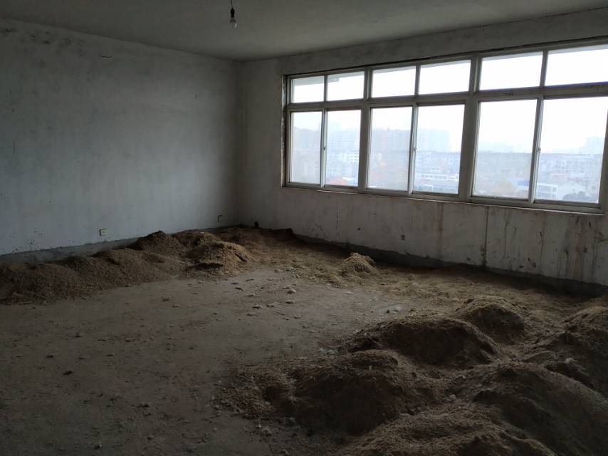 沃尔玛附近200平方左右大房子