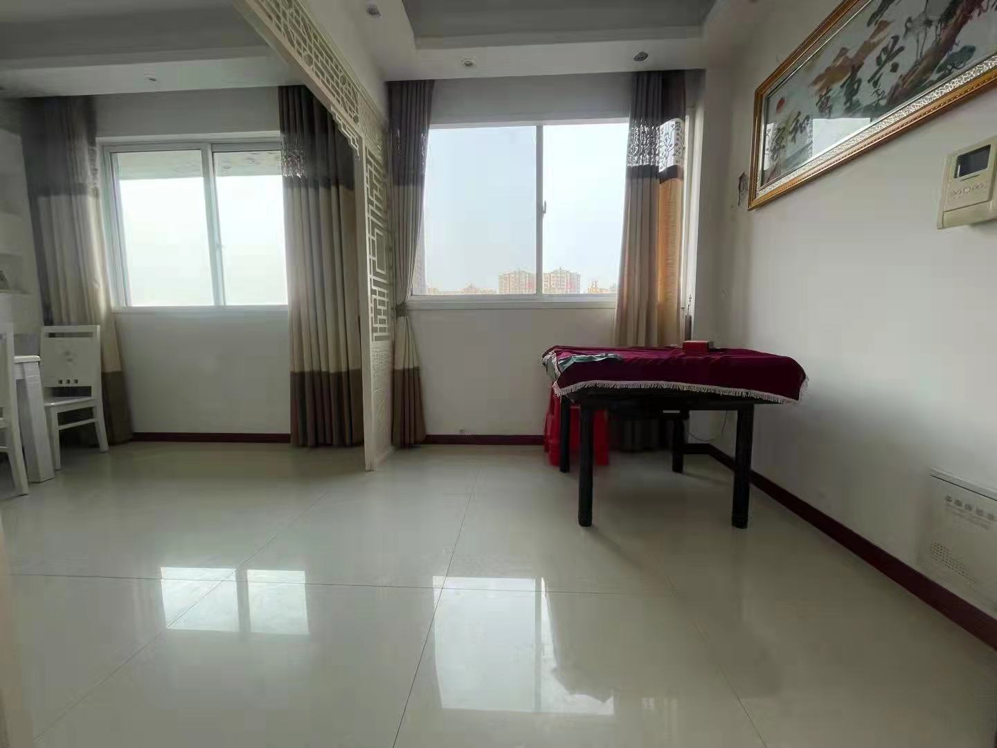 世纪雅园精装三房，户型通透采光好