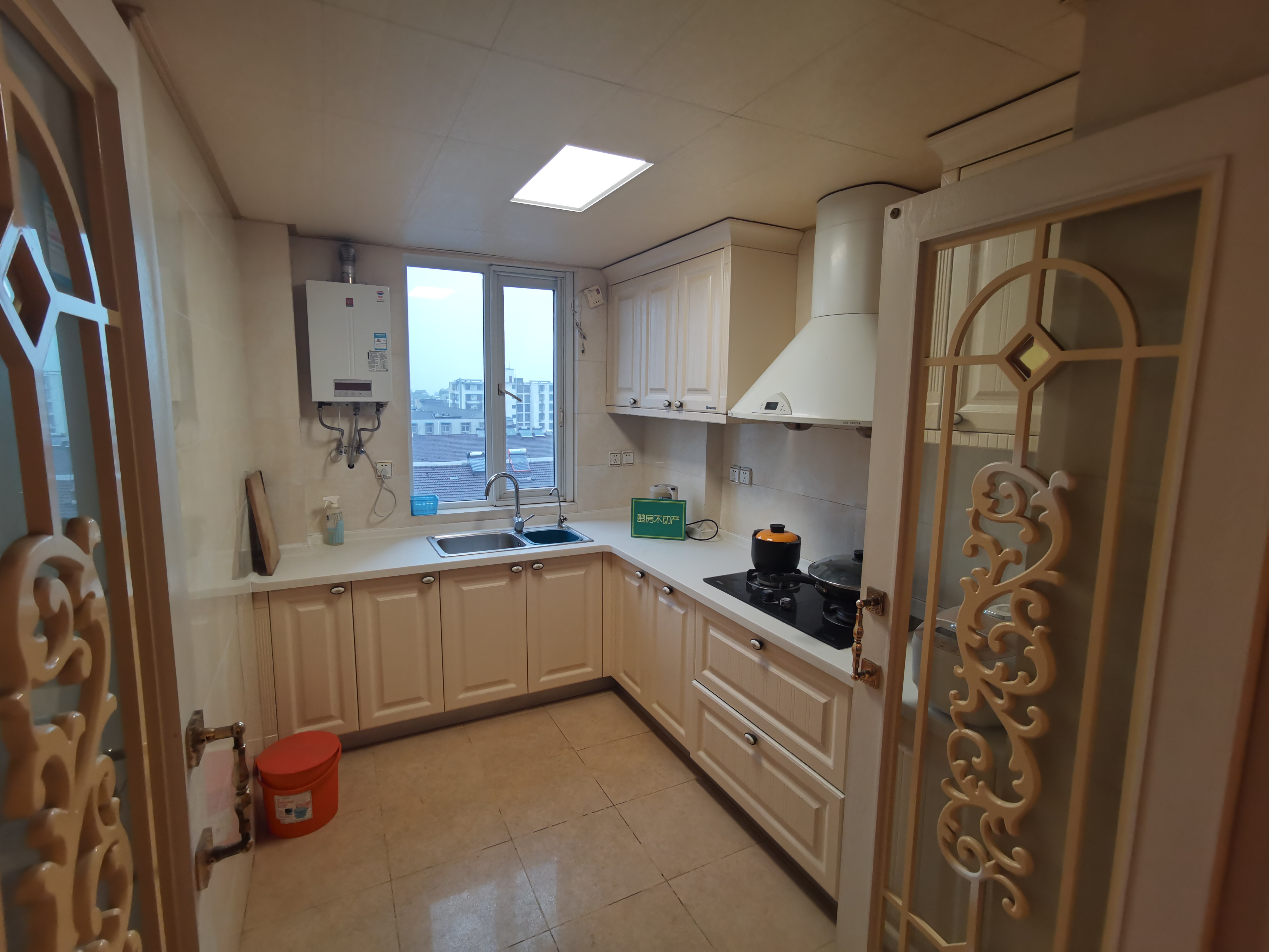 浅水湾欧式精装大三房一梯一户看房方便