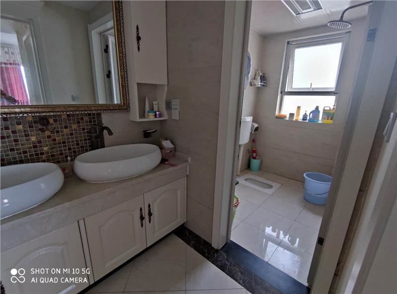 满庭春南北通透精装大三房证满二年 付无要求看房预约