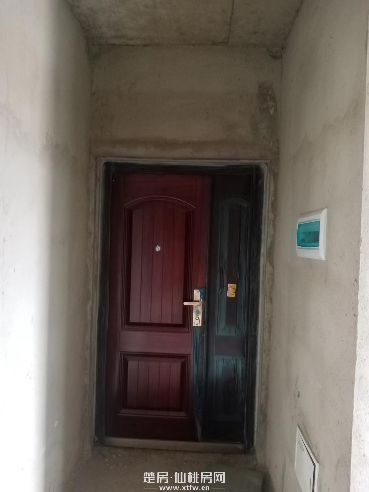 锦绣江山毛坯房，业主外地置业，南北通透餐客一体，双阳台，看房方便