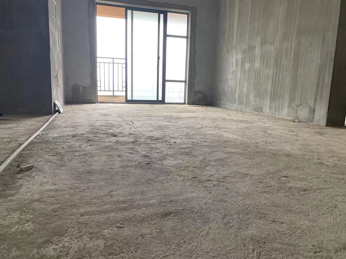 绿地华庭香格里拉毛坯房，价格美丽