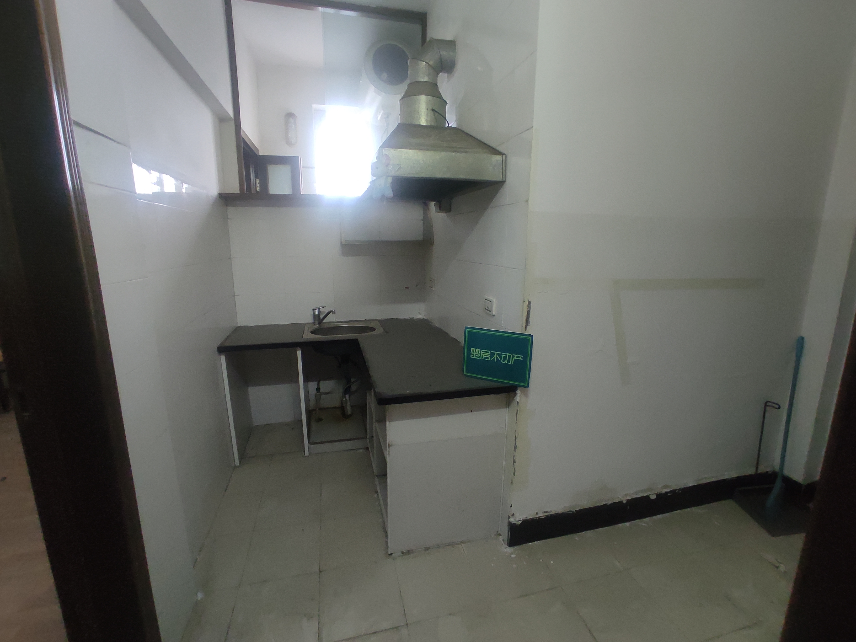 荆洪花园老证南北通透诚心出售