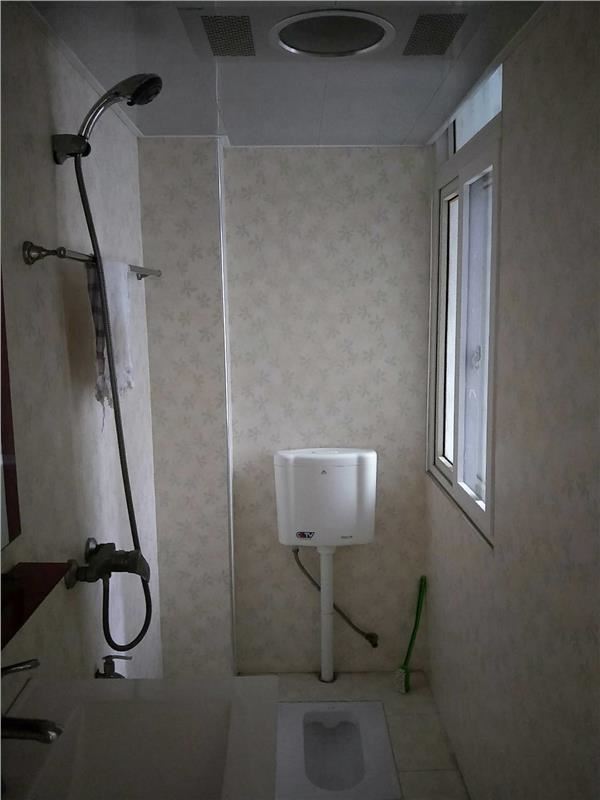 永兴小区，三房两厅两卫，室内装修精美，证满两年，看房方便，周边配套完善