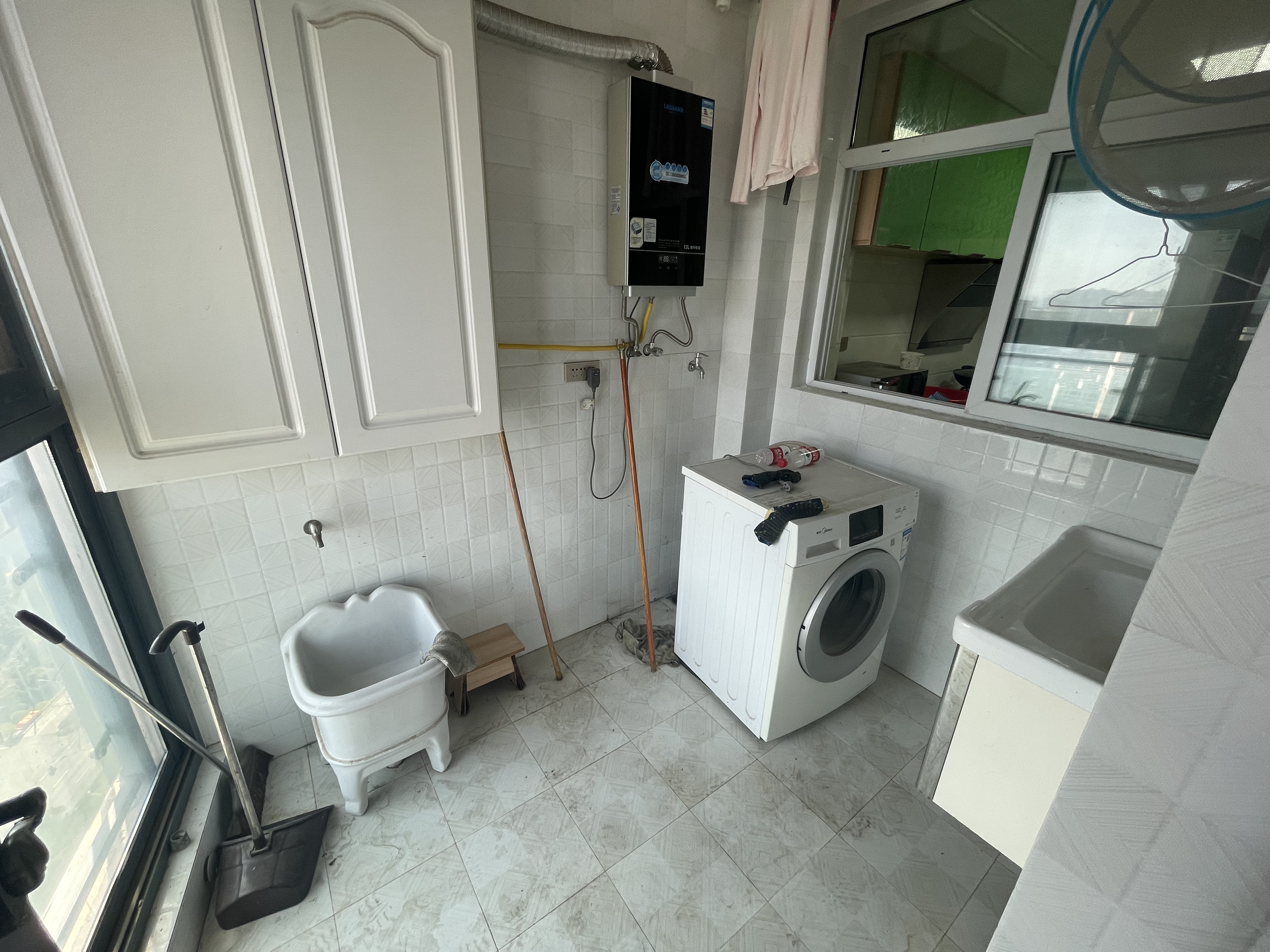 福星城.精装三房.小区出行方便.证件满二.看房方便