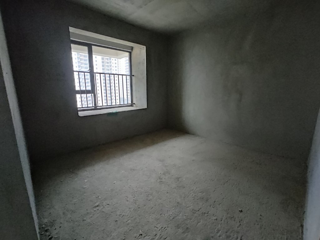 荣怀极地世家.毛坯四房.送路户花园.看房方便