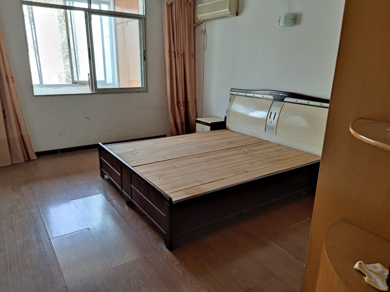 正源小区满五东边户，采光佳