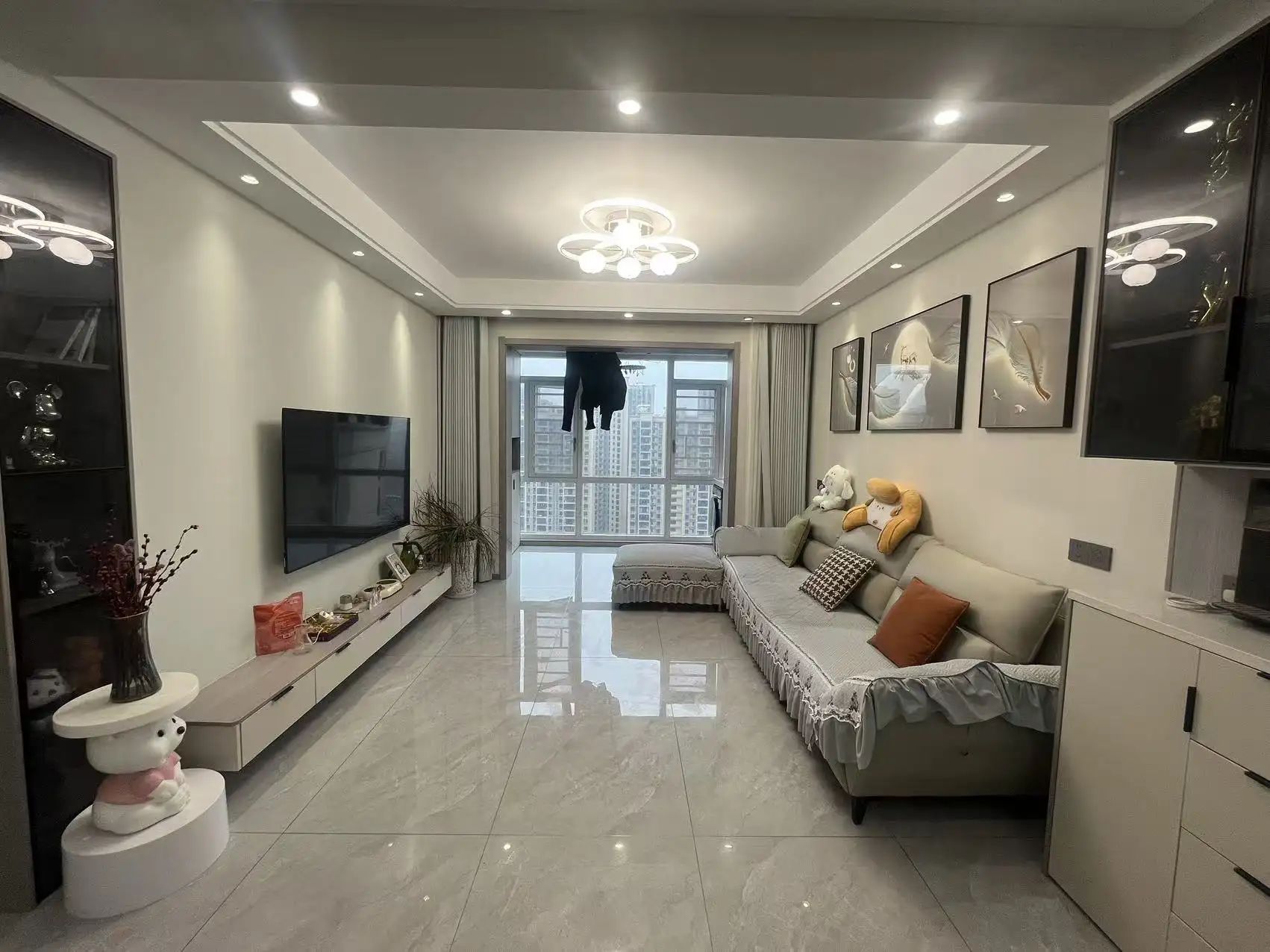 捡漏，森林国际城，湖景房，电梯好楼层，二中二小，精装3房，装修9成新证满二，