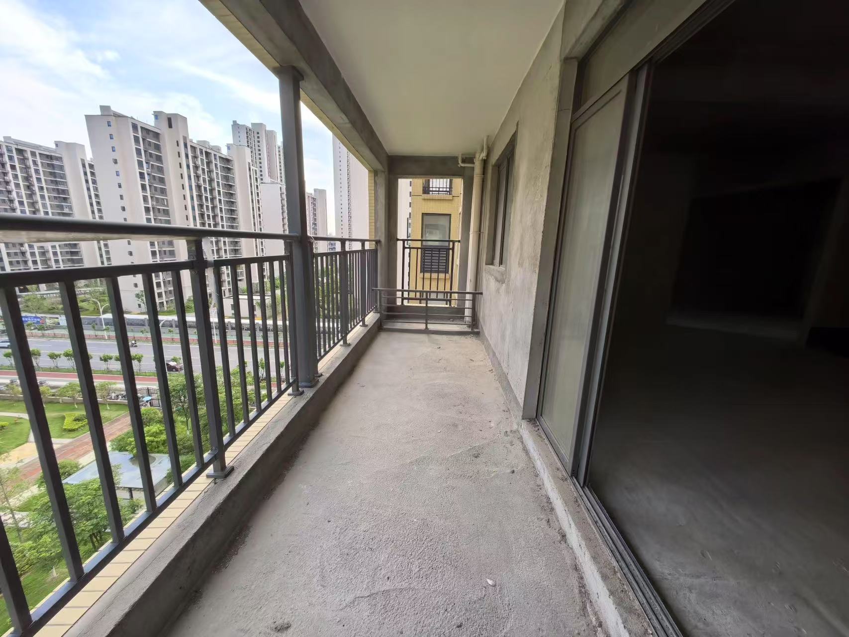 吾悦旁，新城名都，中间楼层单价6000，亏本出，诚心出售