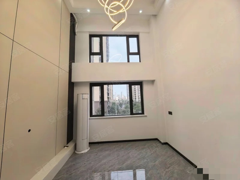 339，急售，城南复式，吾悦旁，仙桃碧桂园，35万，公寓有证，送车位，