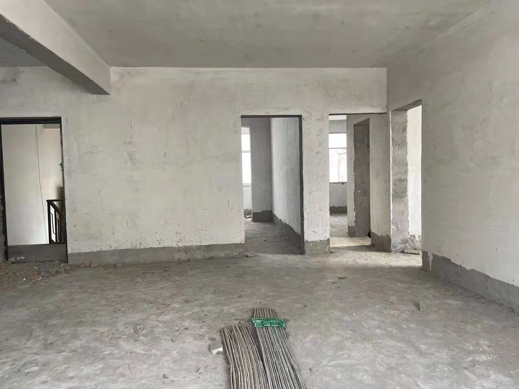 城东 一中对面 福瑞楼 毛坯大三房 有钥匙看房方便