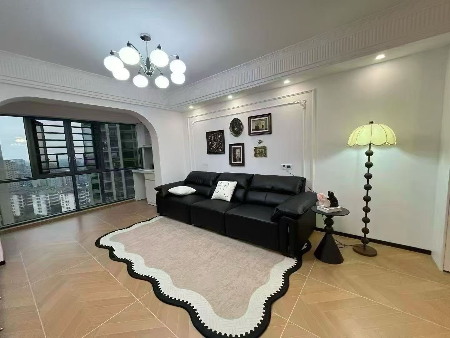 城南，沔街旁，御湖世家，精装三房，电梯19楼，拎包入住