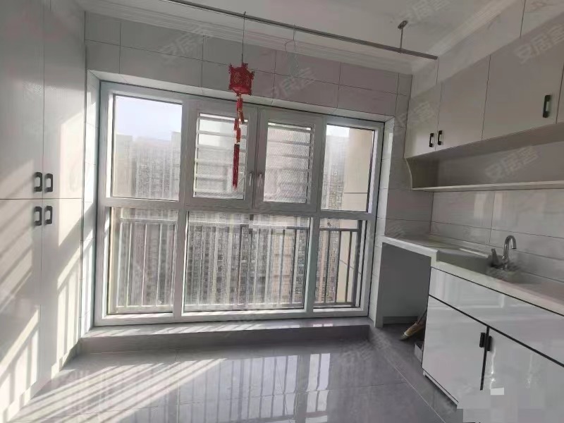 吾悦旁，元泰未来城B2，全新装修，电梯好楼层22楼，捡漏，采光好