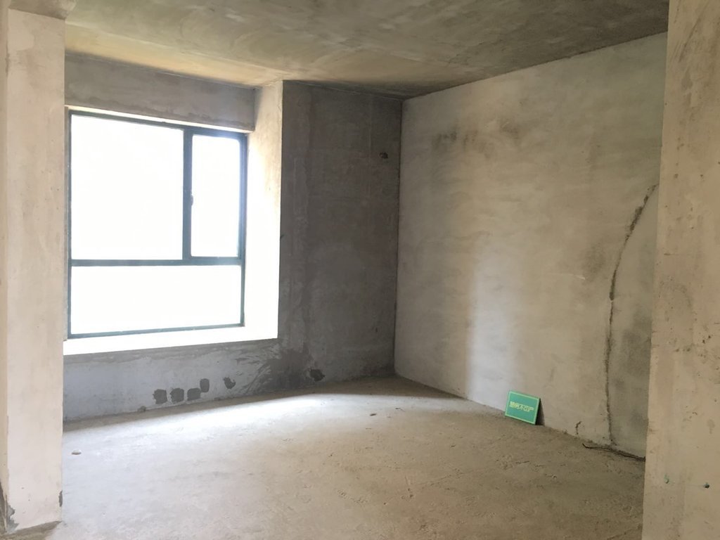 新城一号毛坯新城一号毛坯大三房南北通透双阳台看房方便