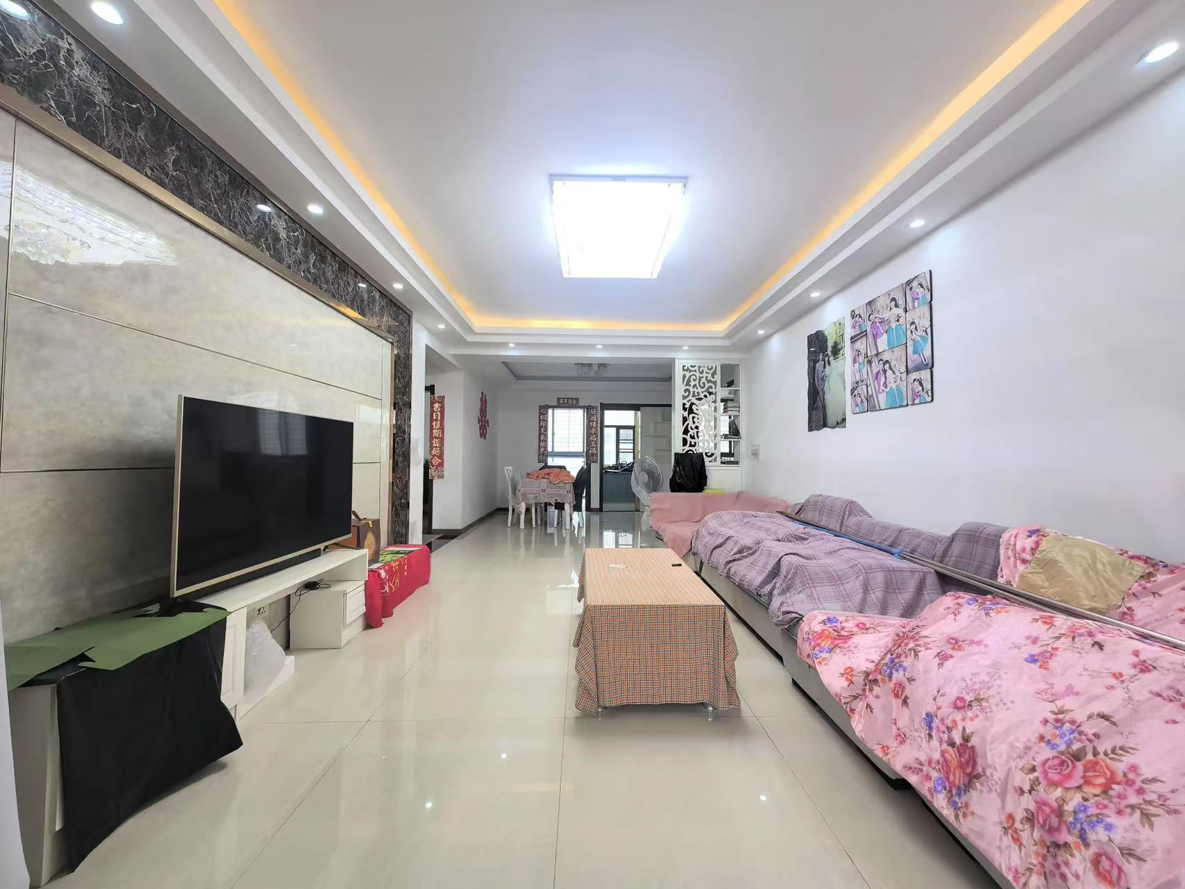 颐和公馆，精装3房2卫，单价3900，好楼层比毛坯都便宜西边户