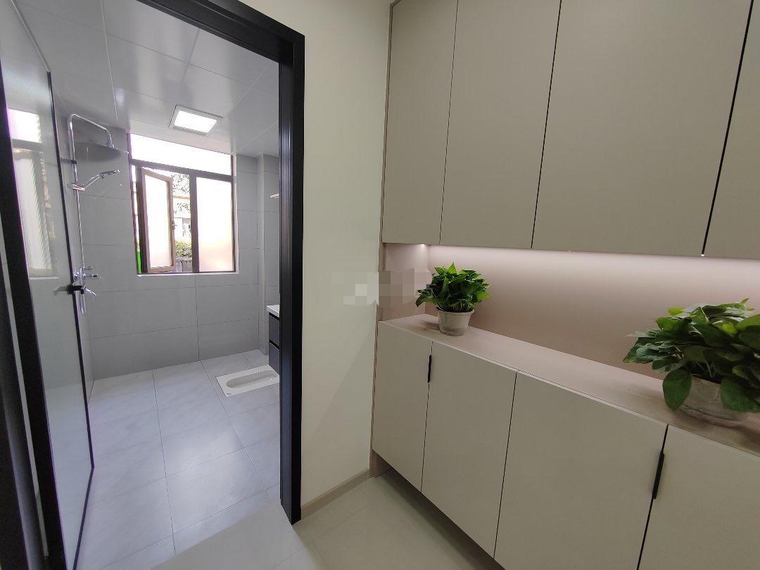 城南沔小旁，颐和公馆，全新精装大四房，送50平花园，带院子，证满二，双阳台