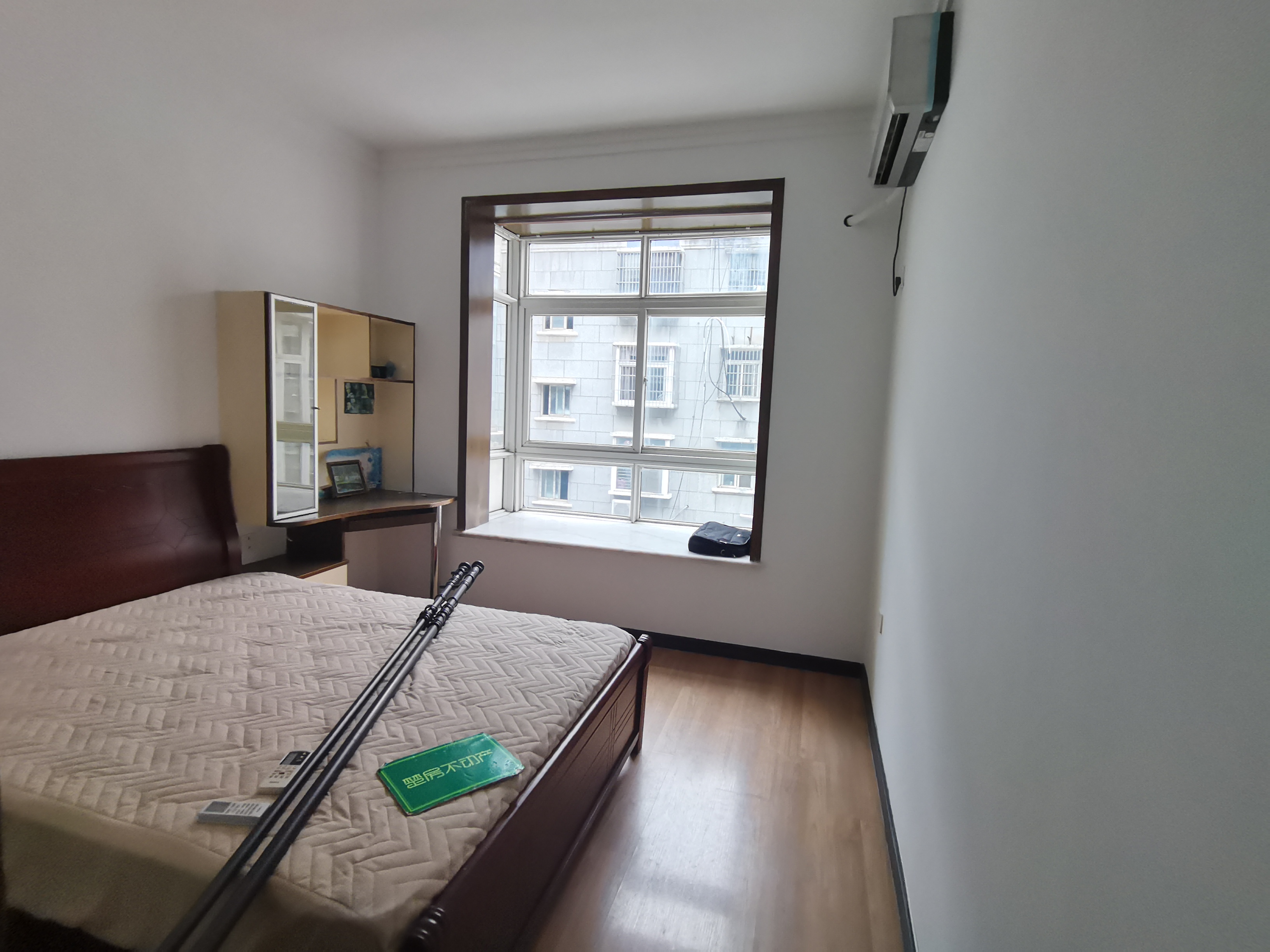 宏运名居精装三房中间楼层看房方便房东诚意出售