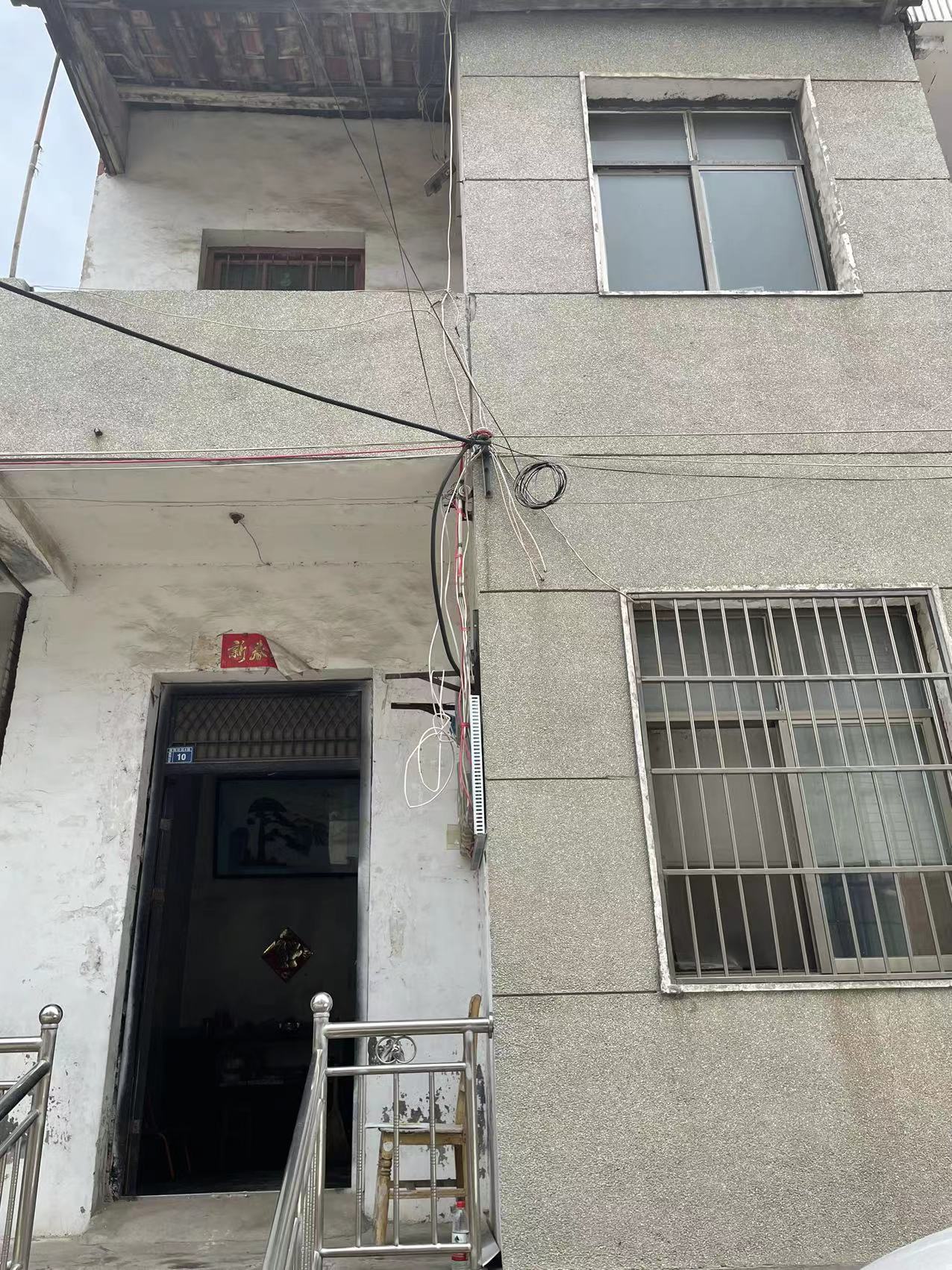 黄荆私房前宽后宽有院子城东方便看房