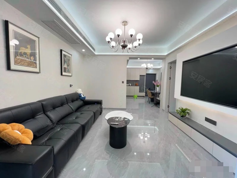 急售，城南，元泰未来城，全新精装三房两卫，书包房，好楼层