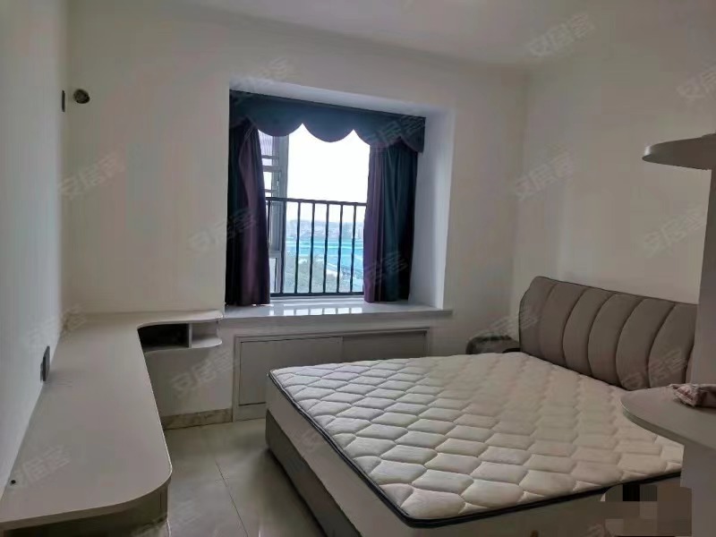 247，仙桃xiao学新三中，单价4800，精装3房2厅2卫，9成新，电梯中间楼层证件满2，双阳台