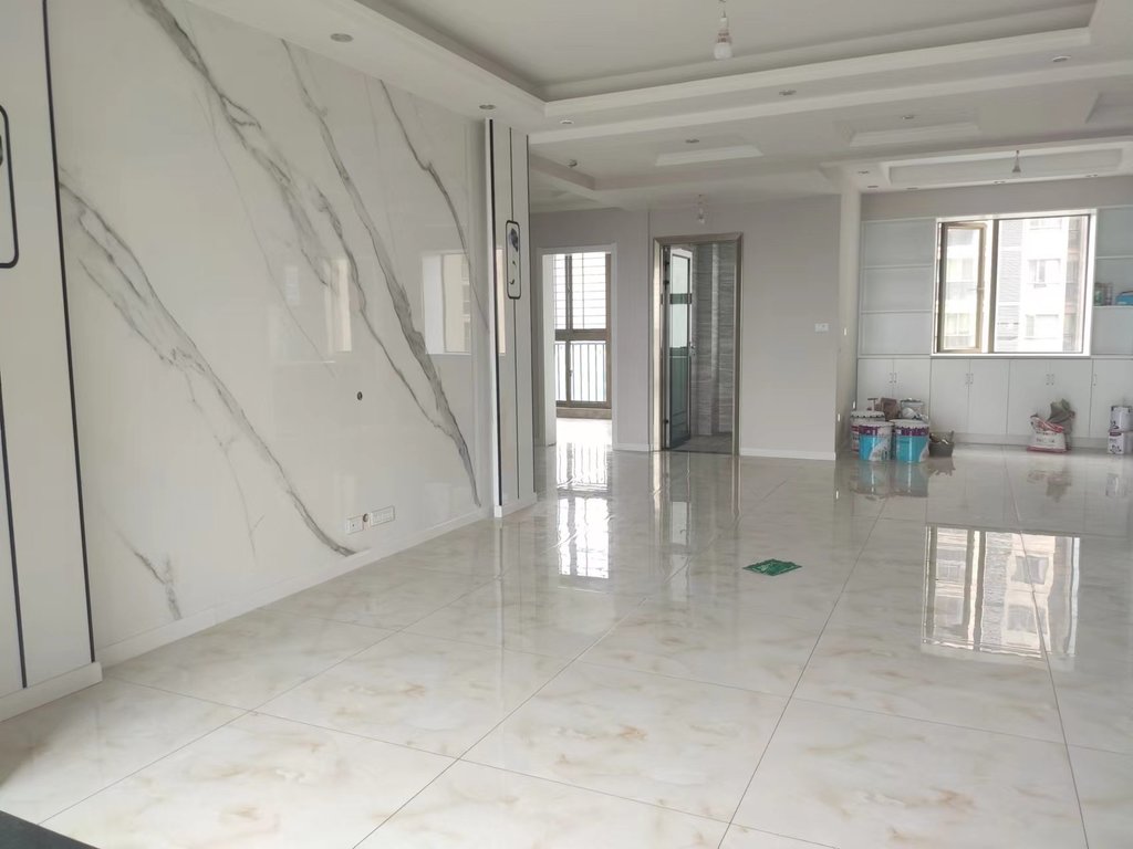 急售南国明珠精装修四室总价才83万满二看房方便