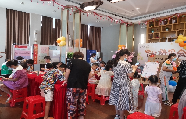 “月满中秋，情溢荣怀”荣怀·及第世家中秋游园会惊喜多多