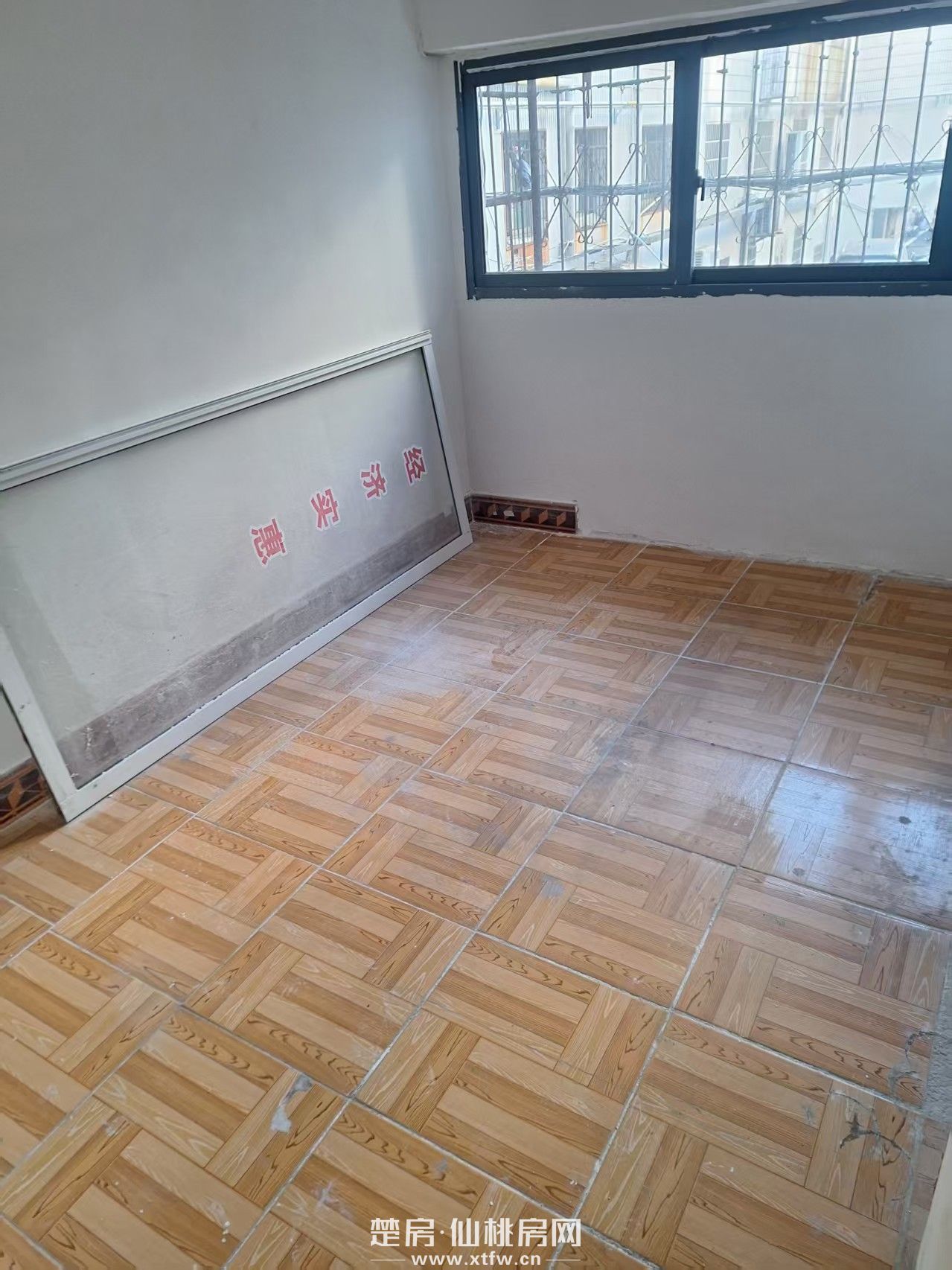 龙华山派出所旁沔阳大道北8巷临街商住门面房