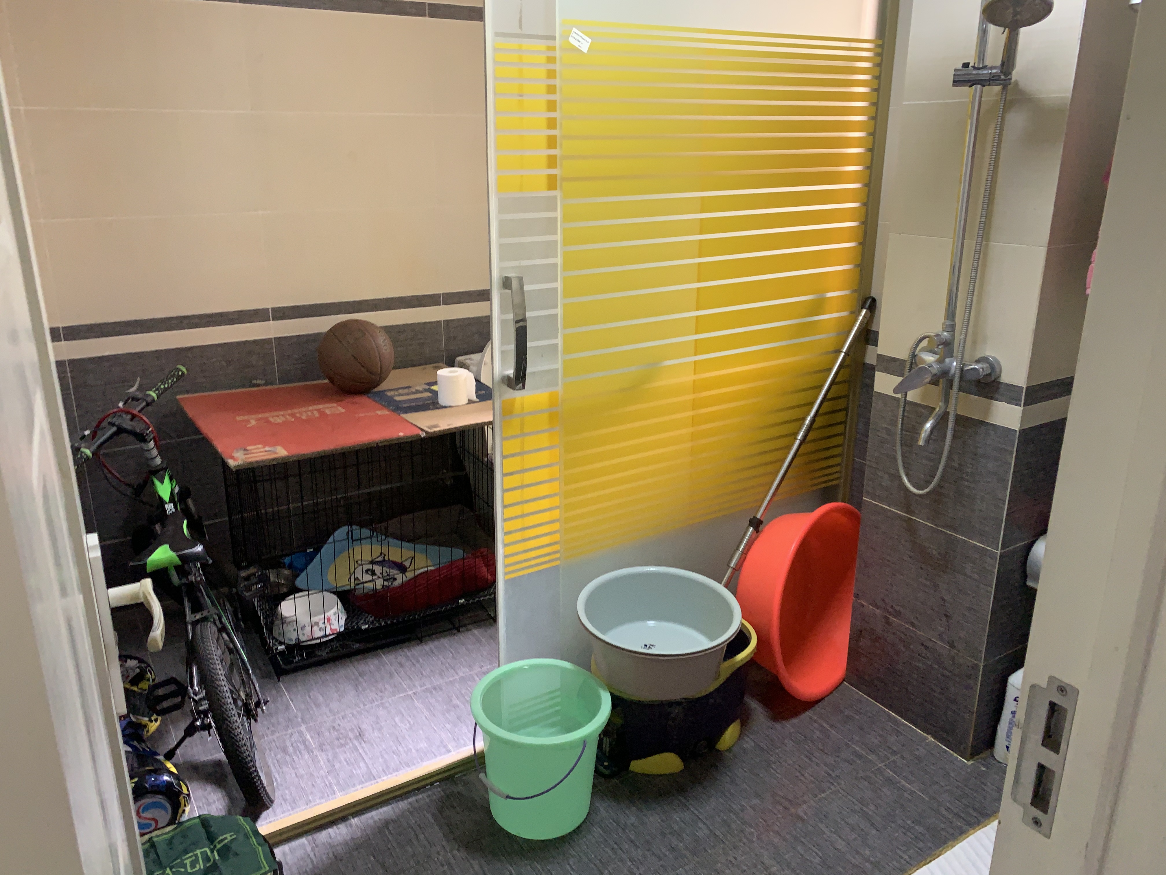 元泰未来城精装大两房装修很新没怎么住