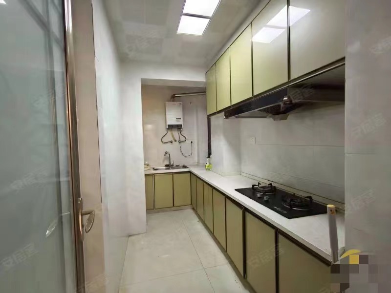 239，急售，城南新街，电梯15楼，好楼层，精装两房，老证，户型方正