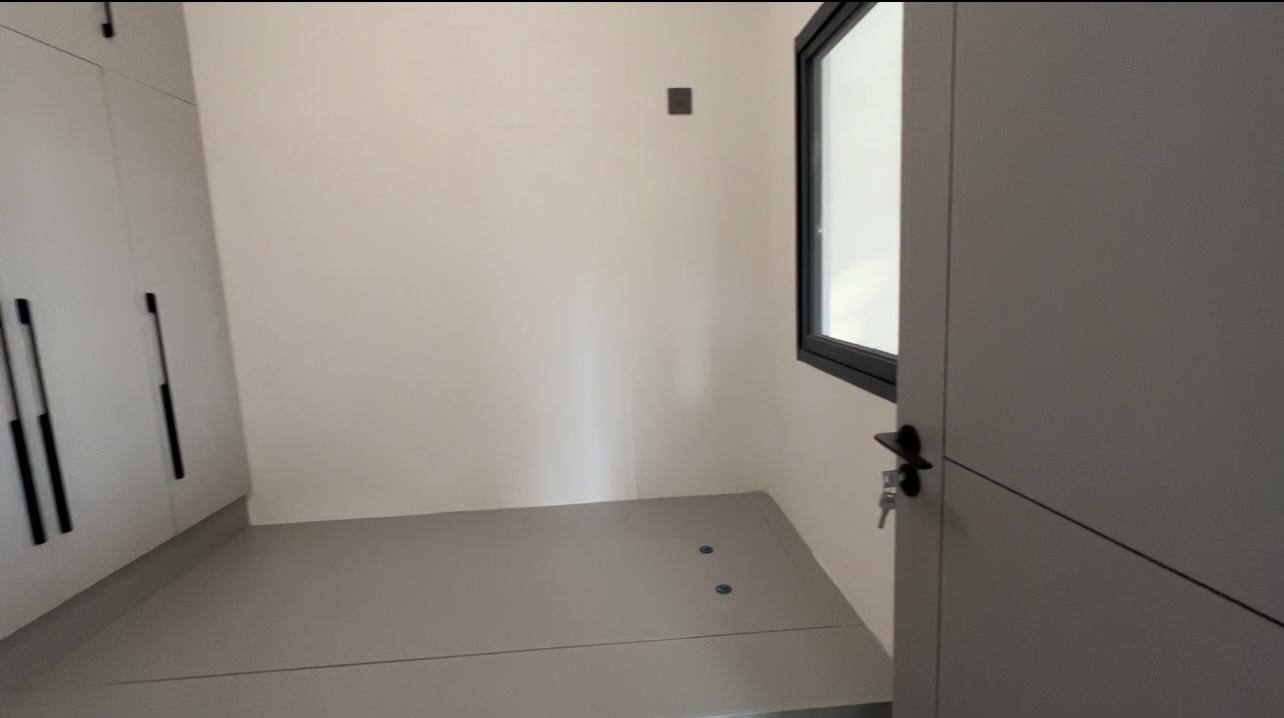 降价了，南北通透，精装三房，户型好，采光好，好楼层