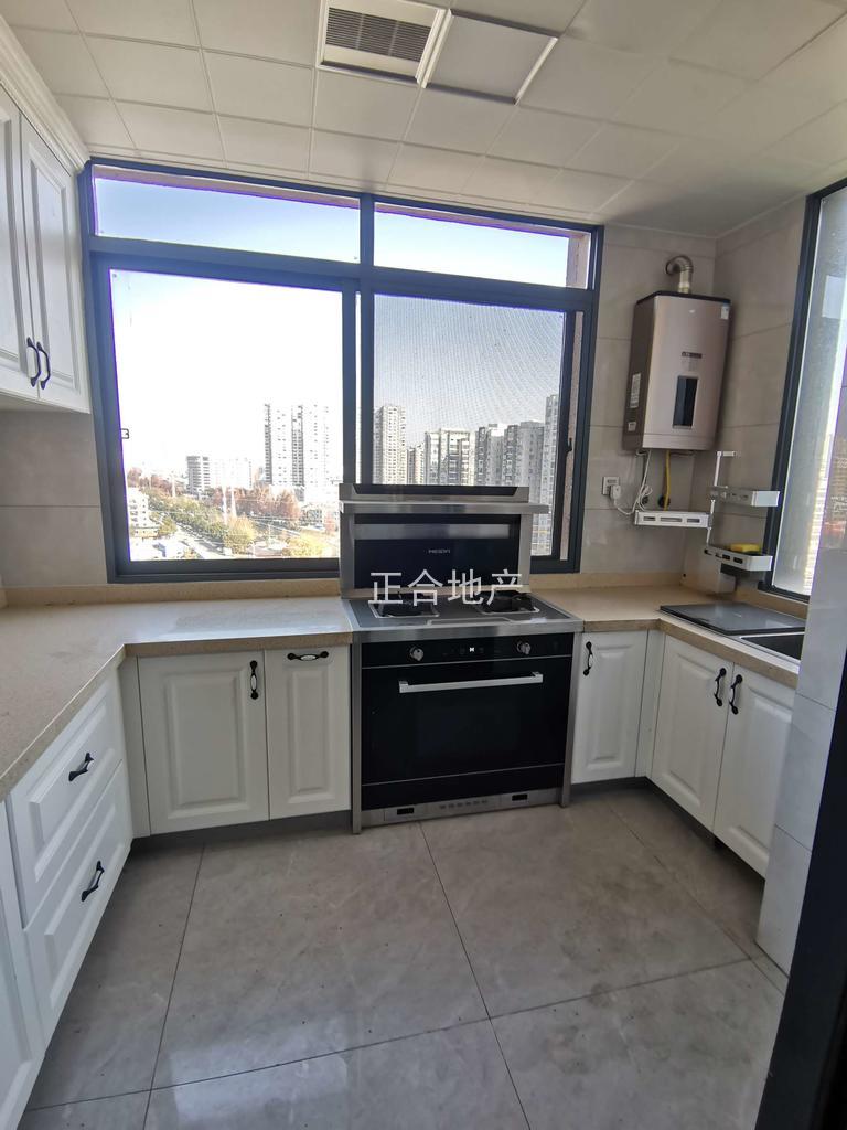 哇塞！装修卖毛坯价！业主诚心卖！电话看房！