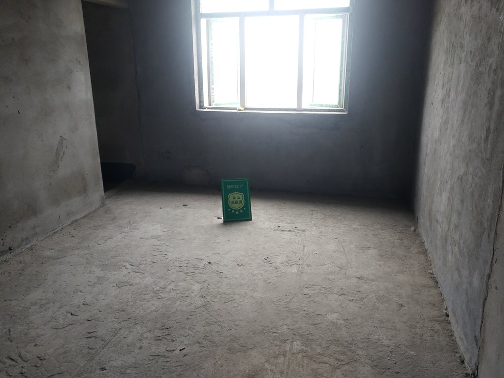 田园国际毛坯复式沃尔玛商圈出行方便