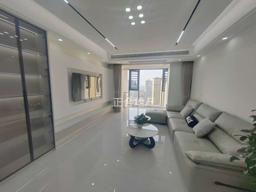 城南，新城壹号，电梯中间好楼层，精装三房二卫，双阳台，实验三小新二中