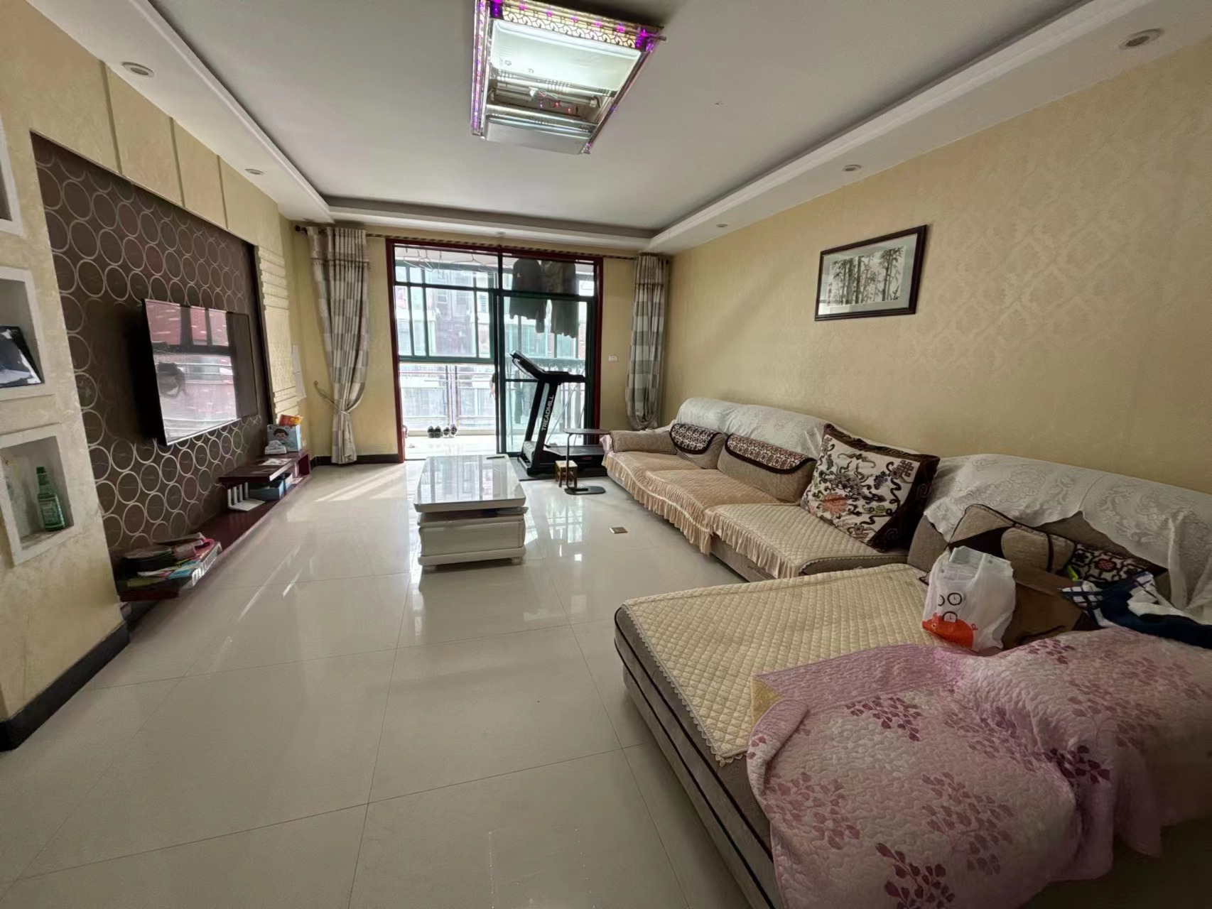 东城花园.精装三房两房.看房方便