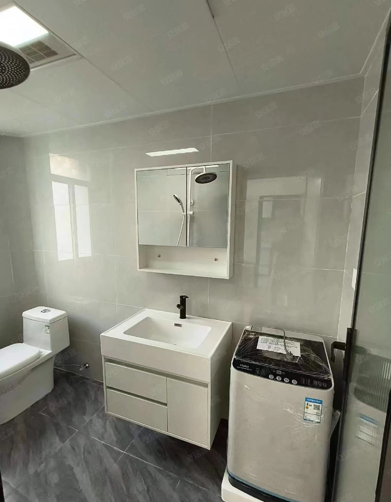 武商附近，全新精装三房，南北通透，有院子好停车