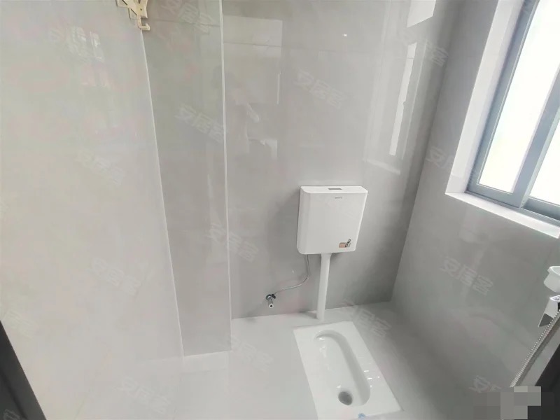 396，西桥附近，紫竹雅居步梯三楼，精装3房，有院子，家具家电齐全