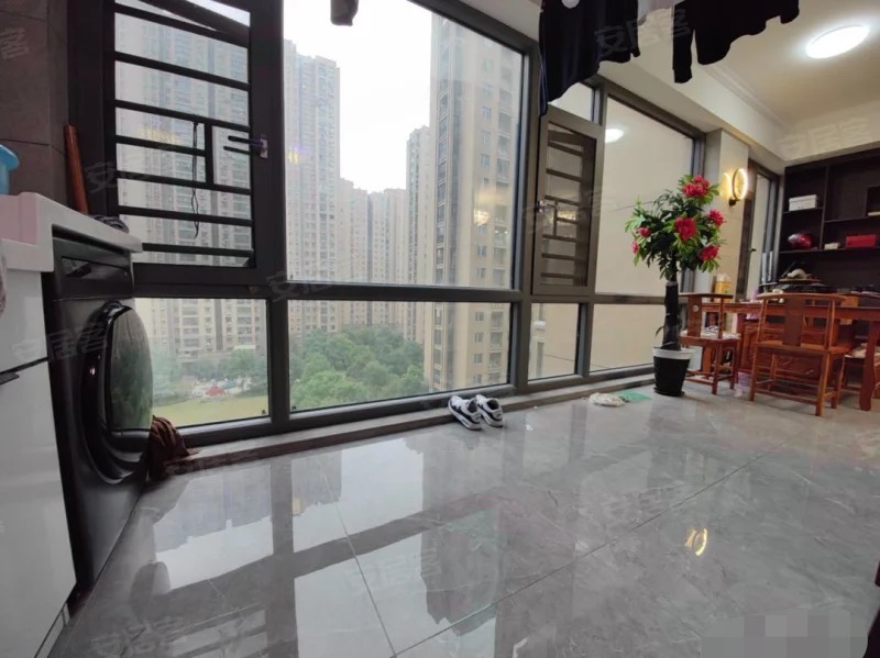 捡漏！房东急售，锦绣江山，精装三房，9.9成新，南北双阳台，证满二，好楼层