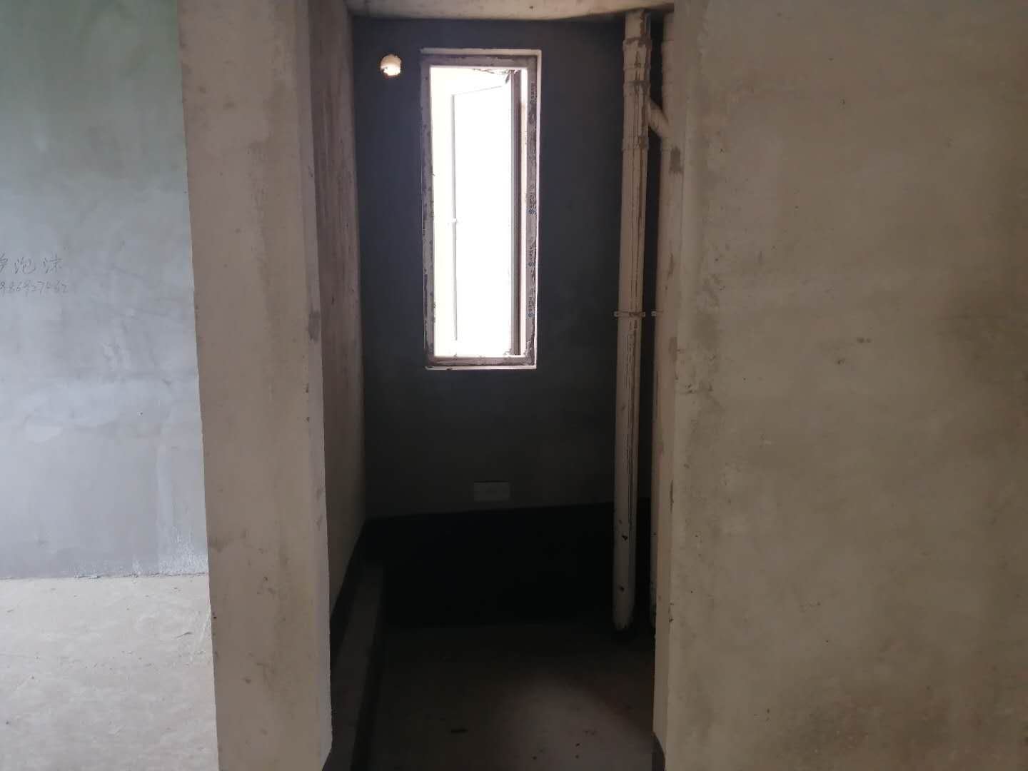 南国明珠毛坯大三房，电梯好楼层