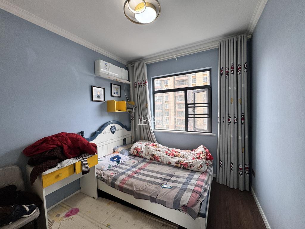 吾悦广场旁边，元泰C区，精装三房，好楼层，证满二，家具家电全送，元泰三中❗️